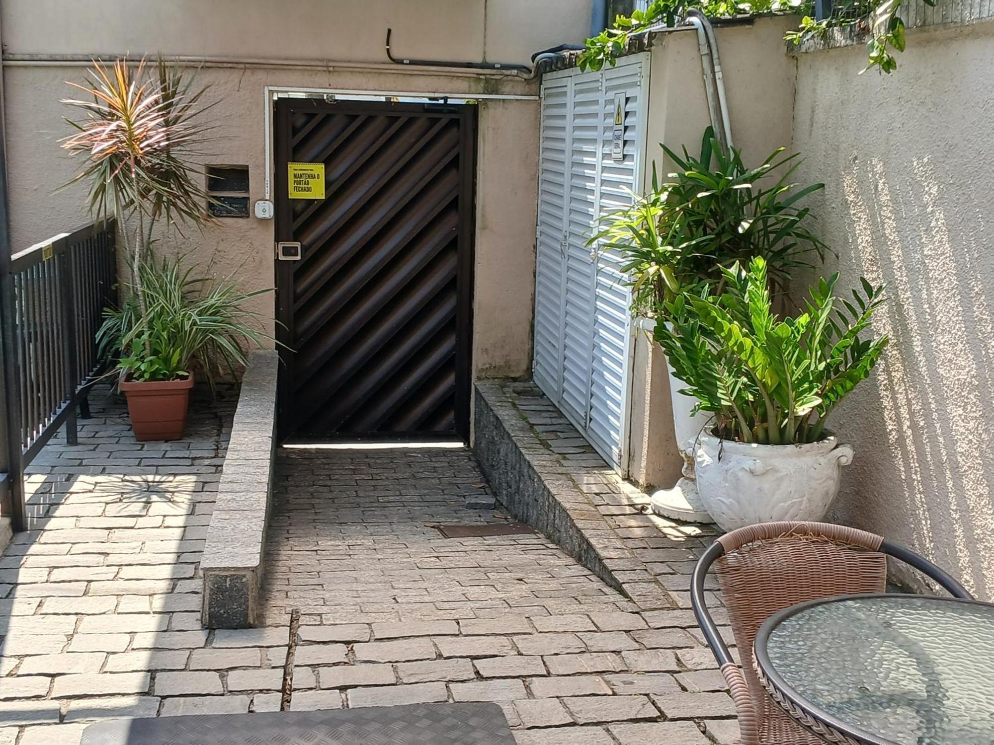 Pousada Parque Suites Estacionamento E Piscina Guarujá Eksteriør bilde