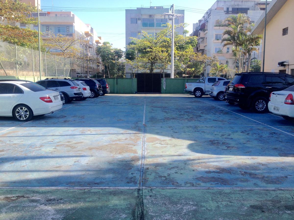 Pousada Parque Suites Estacionamento E Piscina Guarujá Eksteriør bilde